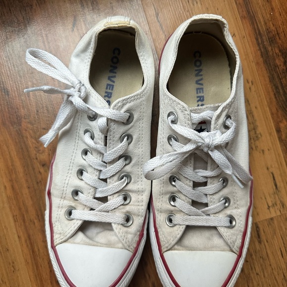 Converse low top sneakers ⭐️ - Picture 2 of 6